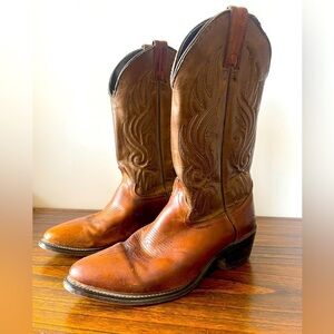 Cowboy country western leather boots, brown, distressed or lived in, size 9
